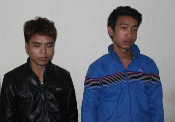 Hai đối tượng tại cơ quan công an
