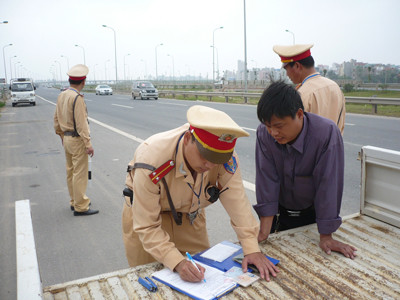Sẽ trình Chính phủ hai phương án vụ 'xe chính chủ'