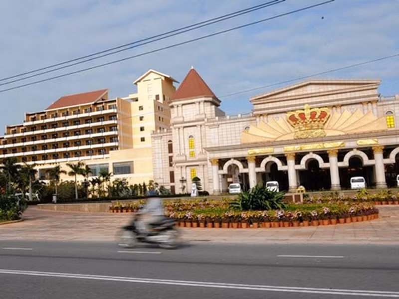 Crown Casino ở bãi biển Đà Nẵng mới chỉ cho những người có hộ chiếu nước ngoài vào chơi.