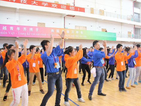 Rộn ràng hoạt động trong ngày xuất quân