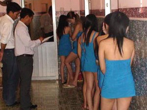 Đi ‘mát xa’ để mát gần ở Sài Thành