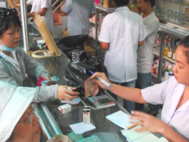 Thuốc tây đồng loạt tăng giá