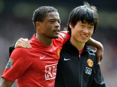 Park Ji-sung đến Việt Nam: Vé 'chợ đen' giá 'cắt cổ'