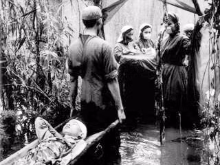 Ảnh “Trạm quân y dã chiến” có diễn không?