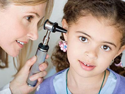 Mủ tai có mùi dễ biến chứng