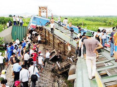 Bộ trưởng Thăng phê bình thứ trưởng vụ lật tàu