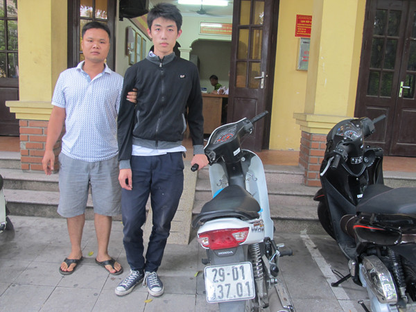 Hai công an truy đuổi cướp táo tợn giữa Thủ đô