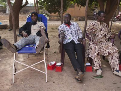 Pháp không kích Mali, chặn phiến quân