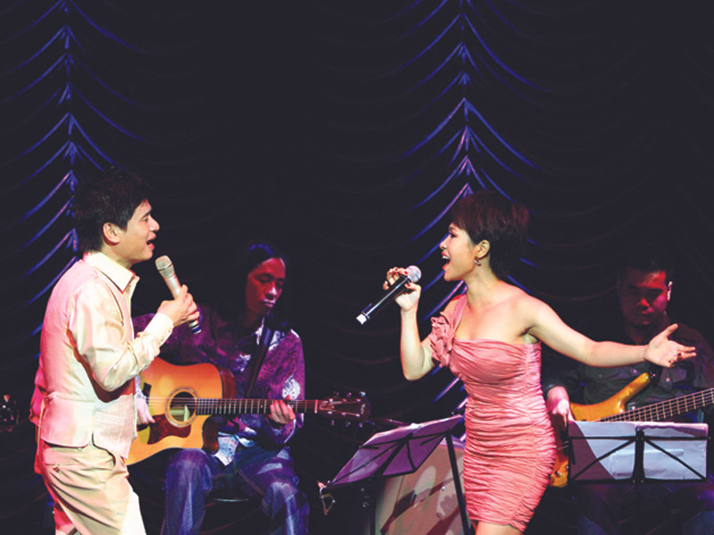 Uyên Linh - Tấn Minh lần đầu “kết duyên” trên sân khấu Không gian Âm nhạc. Ảnh: N.M.Hà