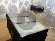 'Đột nhập' kho chứa vàng của vua Mèo