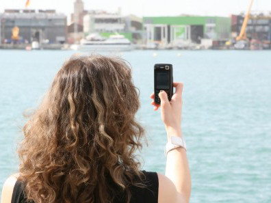 Điều khiển điện thoại bằng mắt