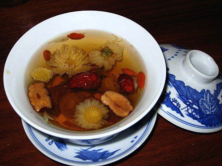 Giải nhiệt bằng trà bát bảo lường xà