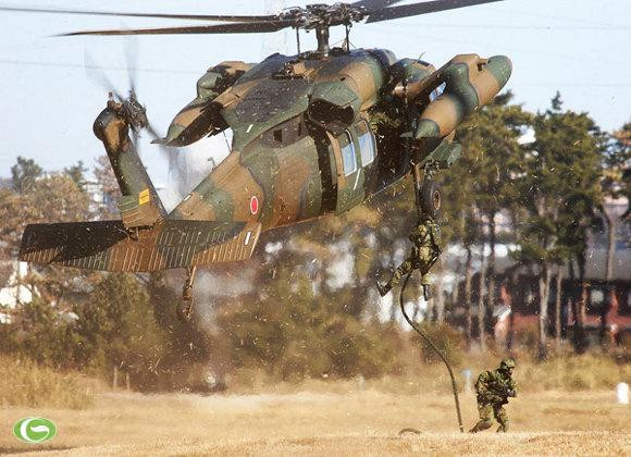 Nhật xác định đối thủ, quyết chế tên lửa