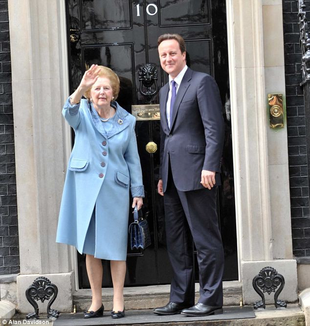 "Bà đầm thép" Thatcher tái xuất