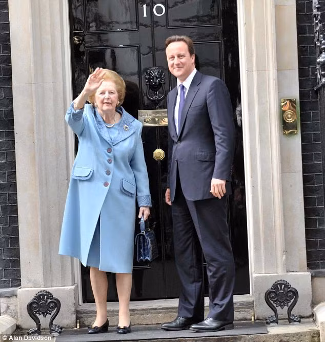 "Bà đầm thép" Thatcher tái xuất