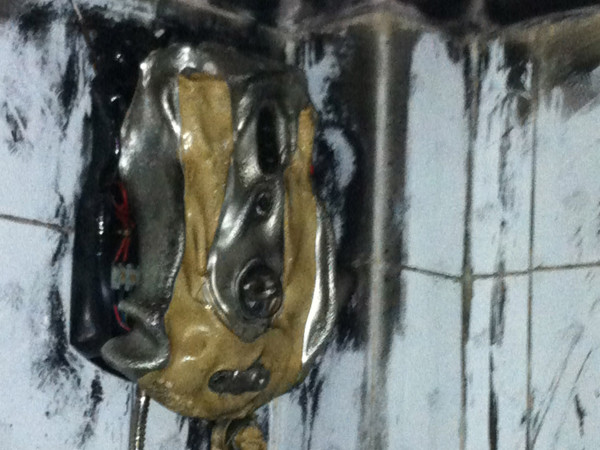 Gia đình cầu cứu, khoa học bó tay vụ cháu bé phát cháy