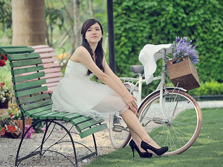 Ngắm SV Ngoại thương kiêm người mẫu xinh đẹp