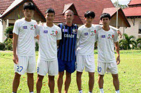 Chuyện chưa kể về chàng trai xứ Nghệ sang Arsenal thử việc