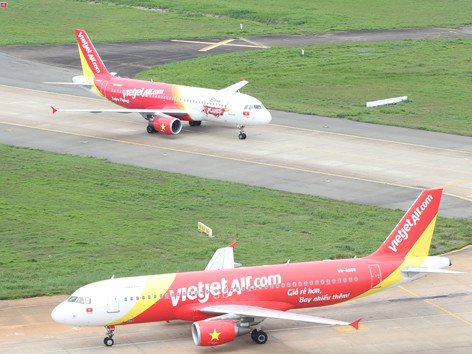 Bay vui trong mùa lễ hội