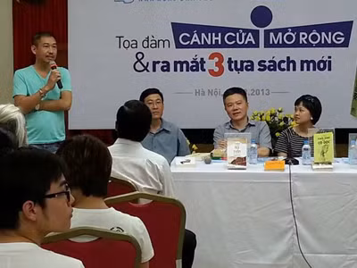 GS Ngô Bảo Châu muốn làm nghề bán sách