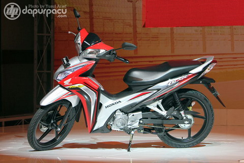Honda trình làng xe Blade 2012