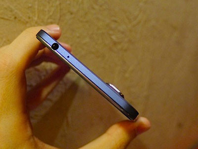 Smartphone mỏng nhất thế giới giá 400 USD