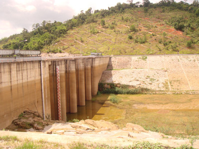 Sông Hồng khô kiệt vì thiếu nước	Ảnh: Thanh Thúy