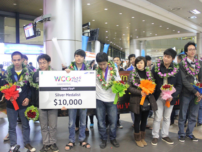 Tuyển thủ eSports Việt Nam ca khúc khải hoàn tại đấu trường quốc tế