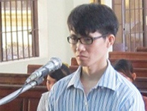 Dược sĩ hiếp dâm bé 14 tuổi khi khám bệnh