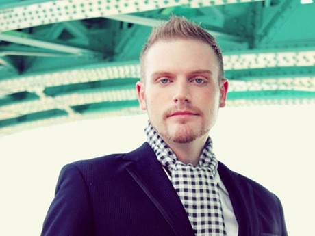 5 chàng Tây bảnh trai hát tiếng Việt