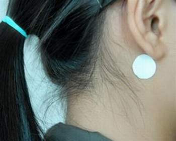 Ai không nên dùng cao dán chống nôn?