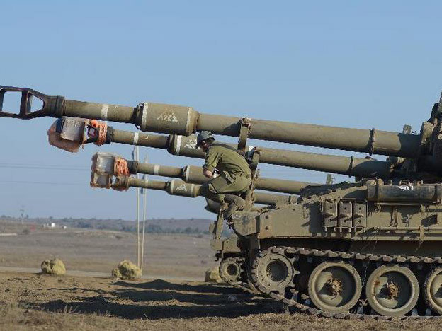 Cận cảnh xe tăng, tên lửa Israel đối phó Syria