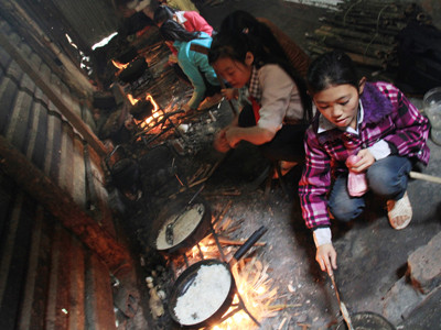 Cán bộ Đoàn vùng cao: Gian nan đường đến bản làng