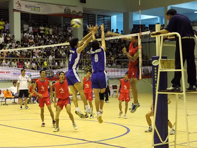 Giải Bóng chuyền SVTQ Toyota: Quyết liệt từng pha bóng