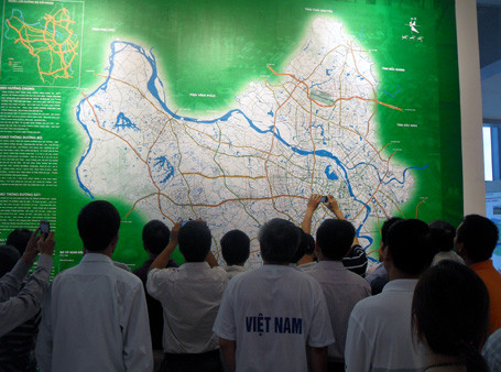 Ai điều chỉnh ai?