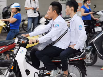 Nhiều thí sinh đi thi tốt nghiệp muộn