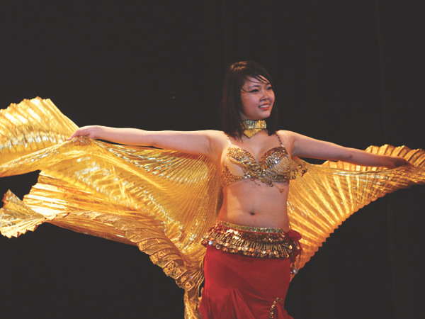 Nữ sinh Hà thành bày chiêu trò ứng thí tài sắc