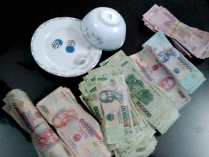 Công an bắt sòng bạc, chủ quán cà phê tử vong