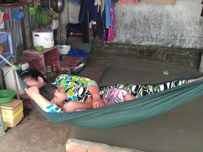 Méo mặt nhìn Tết đến