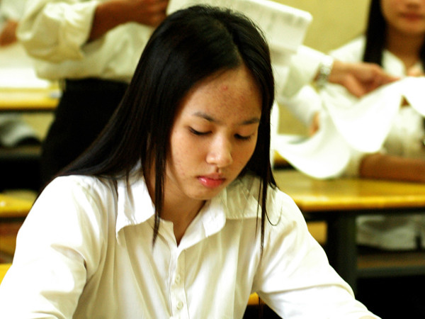 Phân cấp cho địa phương không phải nới lỏng thi tốt nghiệp