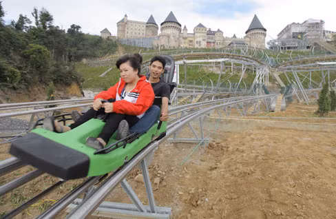 Bà Nà Hills đưa trò chơi máng trượt vào hoạt động