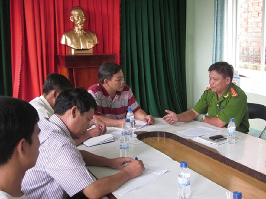 Hiệp sĩ trao đổi kinh nghiệm bắt cướp với công an