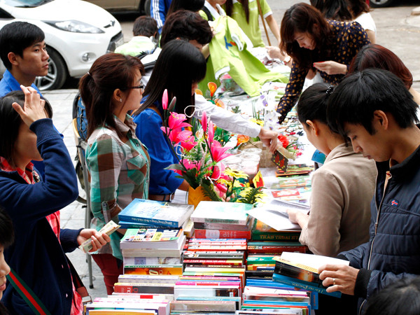 Hàng nghìn cuốn sách được quyên góp vì trẻ em nghèo