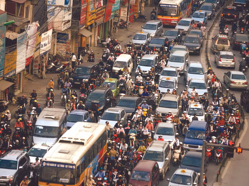 Thuế, phí đè bẹp ô tô