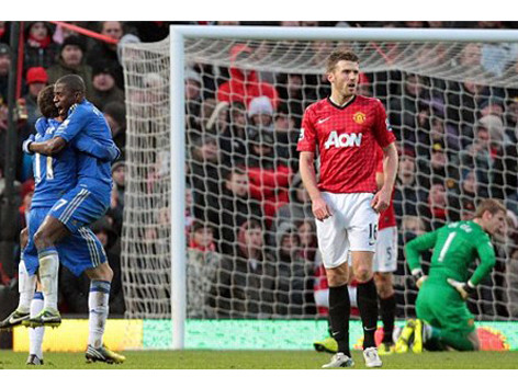 Man Utd suýt khóc hận trước Chelsea