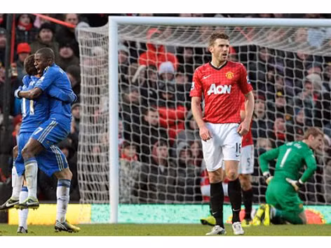 Man Utd suýt khóc hận trước Chelsea