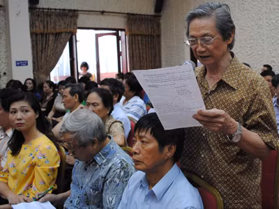 Cử tri kiến nghị đóng cửa nhiều cây xăng