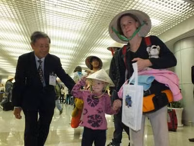 Gần 500 du khách quốc tế 'xông đất' TPHCM