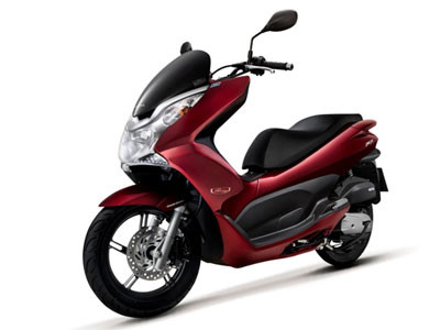 Honda PCX vừa ra đã bị chê đắt