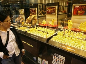 Vàng giảm giá liên tục